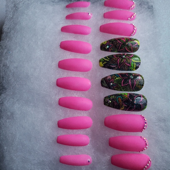 "FloraRita" Reusable Press On Nails - Picture 3 of 6